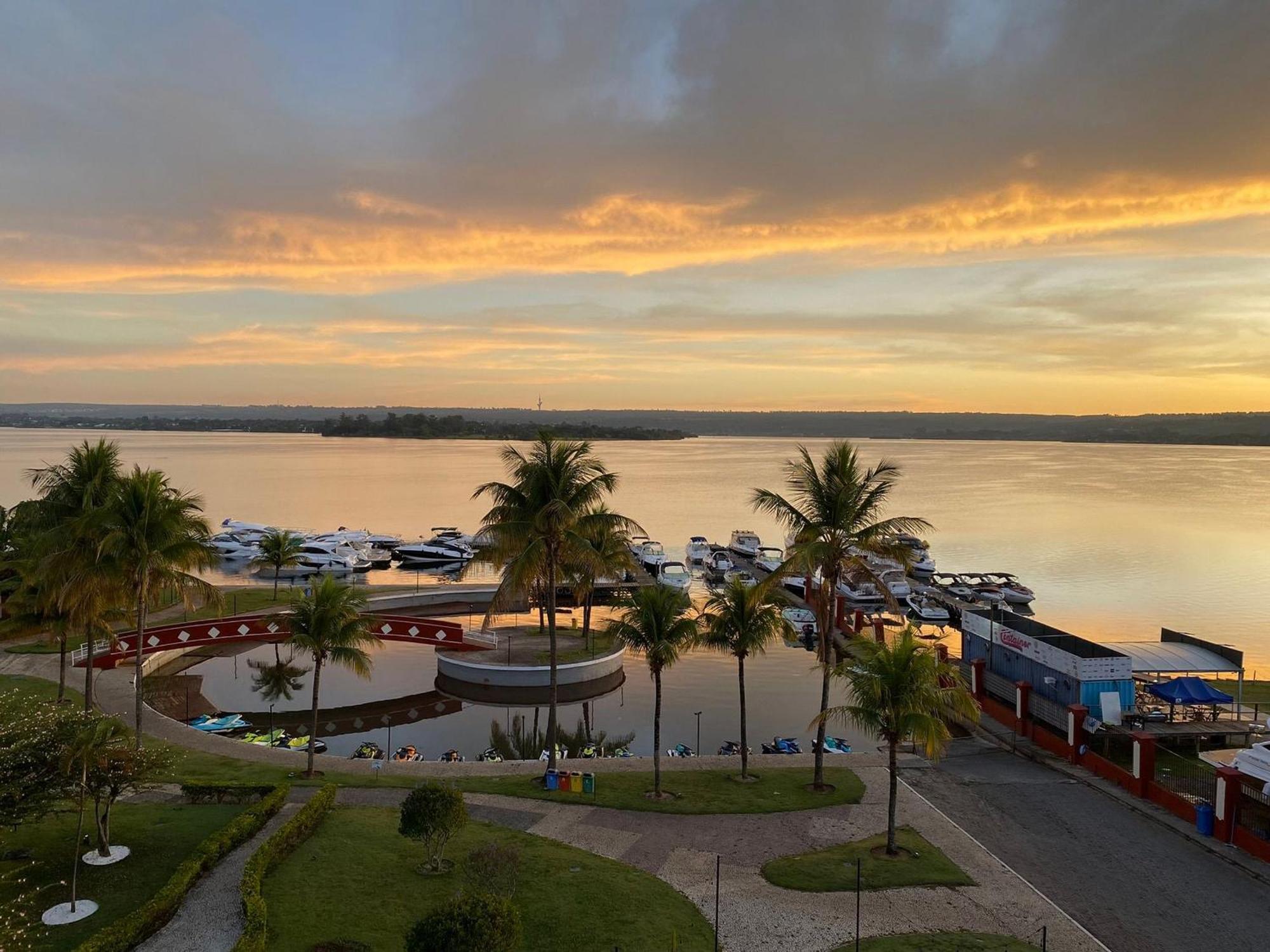 Flat Beira Lago No Centro De Bsb Brasília Exterior photo
